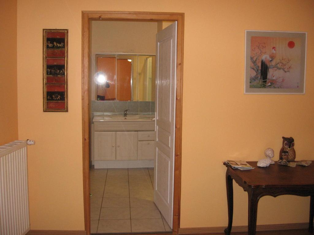 Chez Robert Et Catherine Dompierre-sur-Mont 객실 사진